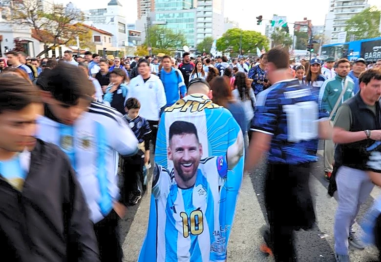 Soccer-Teammates and fans bid emotional farewell to Messi ahead of Argentina finale