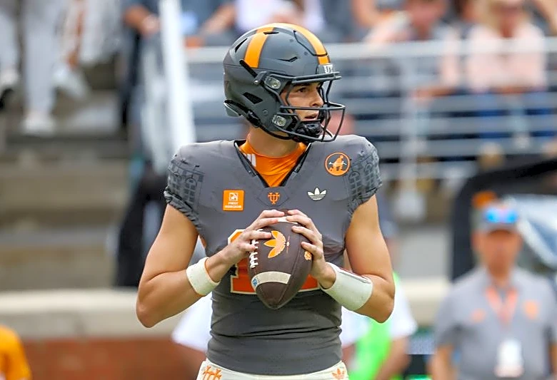 Reports: Tennessee to start QB George MacIntyre vs. Arkansas