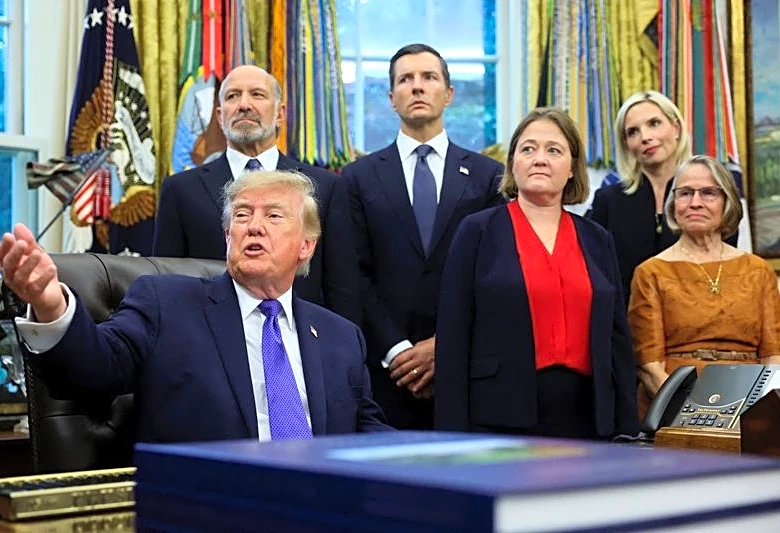 Most Republicans in tight midterm races distance themselves from Trump, Reuters review finds