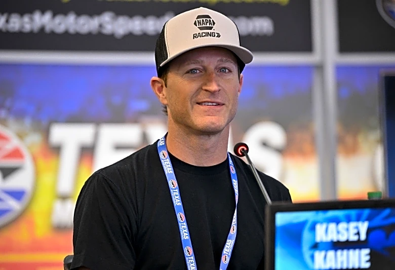 Kasey Kahne returning to full-time racing in '27 in Spire truck
