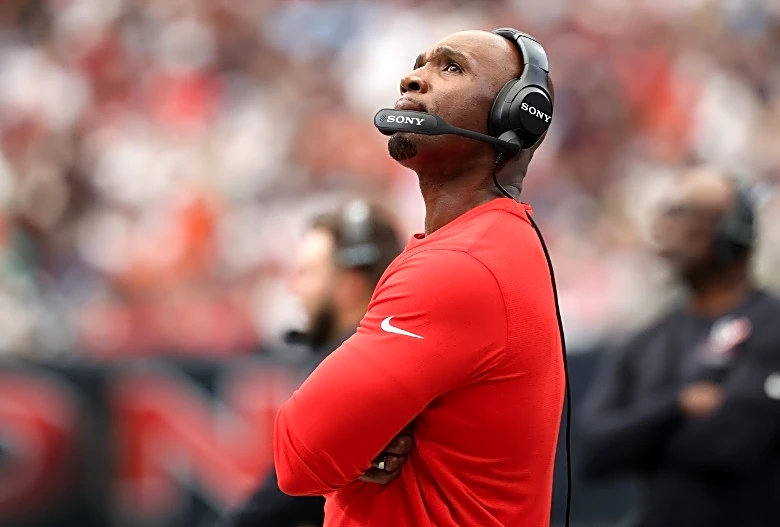 Texans coach DeMeco Ryans assumes defensive play-calling duties