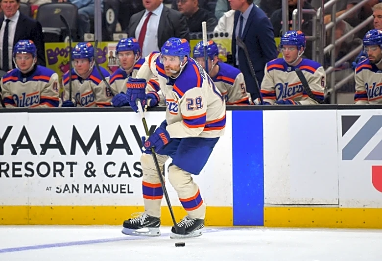 NHL roundup: Leon Draisaitl logs 4 assists as Oilers storm past Ducks