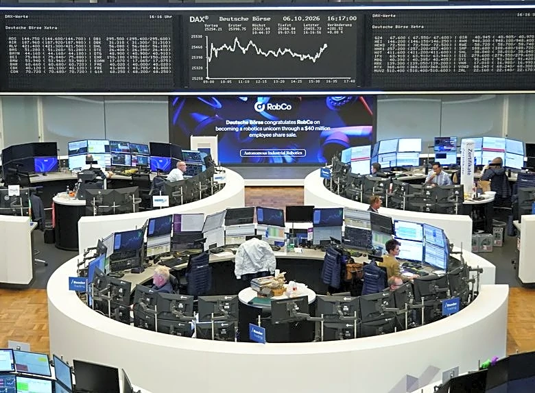 European shares slip as banks drop to 3-month low, oil prices weigh
