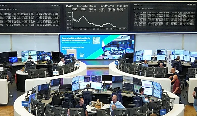 Shares slip as European bond bashing rumbles on