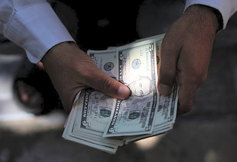 US bonds fall, lifting yields for 2nd day, as oil weighs, 30-year auction looms