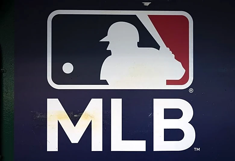 Baseball-MLB pitches shorter season as salary cap fight looms