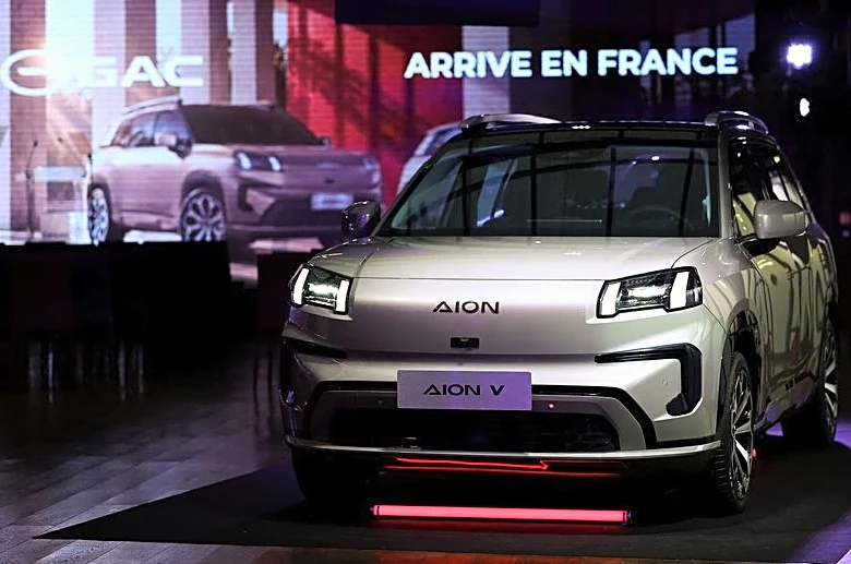 Record Chinese turnout puts European carmakers under pressure at Paris show