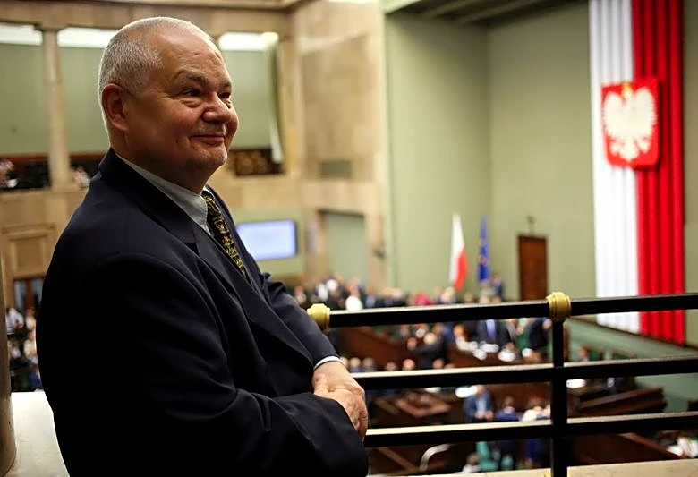 Polish parliamentary committee says central bank chief should face State Tribunal