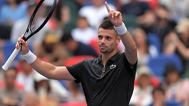 Tennis-Gea sends Shelton crashing out of Shanghai