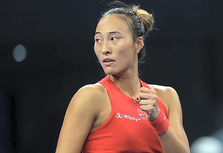 Tennis-Zheng overpowers Andreeva to win China Open