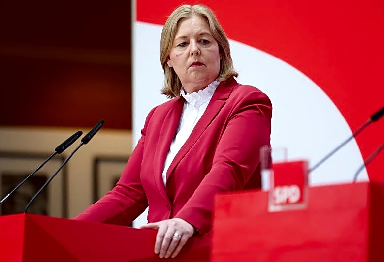 German labour minister quits Merz's fragile coalition