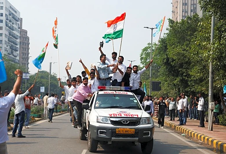 India opposition parties march to Supreme Court against election chief
