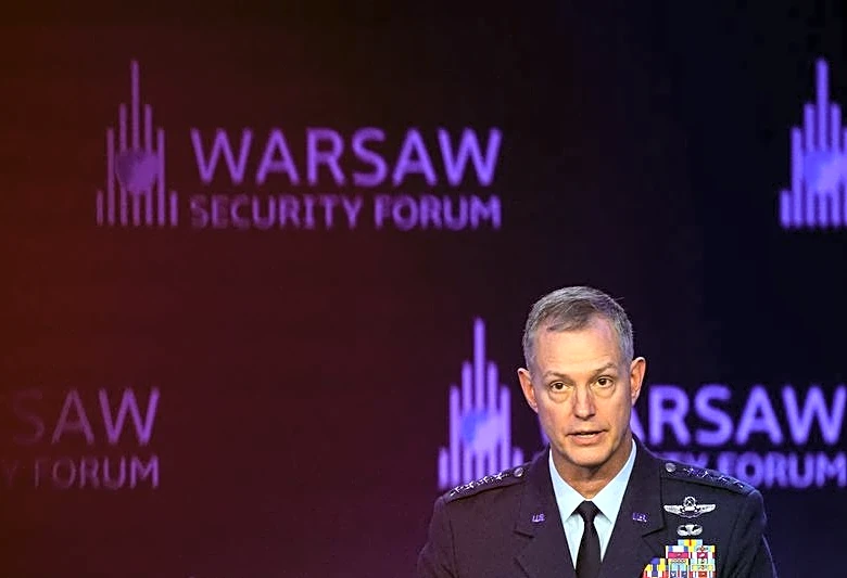 NATO general sets out tough military response to any 'foolish' Russian attack