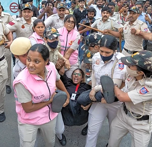 Reporters accuse India of crackdown on journalists, press freedom at youth-led protests