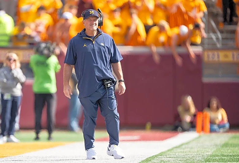 Struggling Michigan not changing quarterback or play-caller