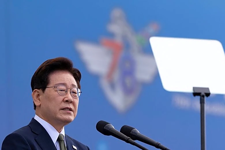 South Korea's Lee says country cannot avoid raising interest rates