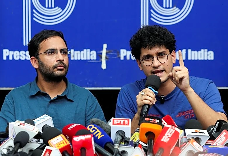 Indian police detain 'cockroach' movement leaders demanding election chief's resignation