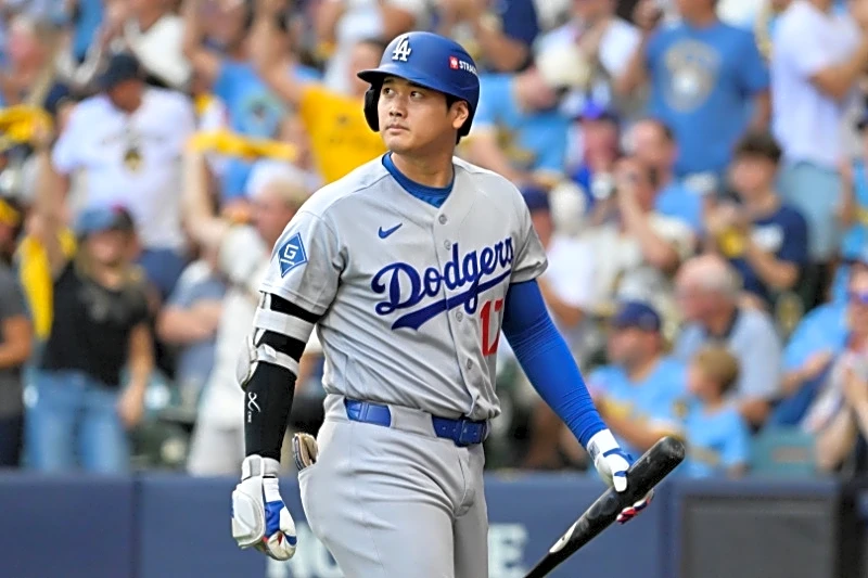 Dodgers consider sitting Shohei Ohtani for Game 3