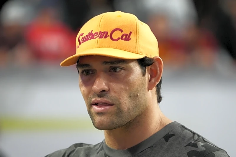 Report: Mark Sanchez reaches agreement with truck driver in Indy altercation