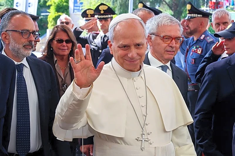 Pope Leo diagnosed with cancer as doctors remove part of lung, Vatican says