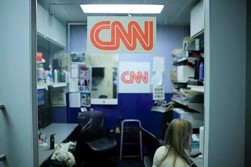 Judge extends White House access for CNN, MS NOW, Politico amid legal fight