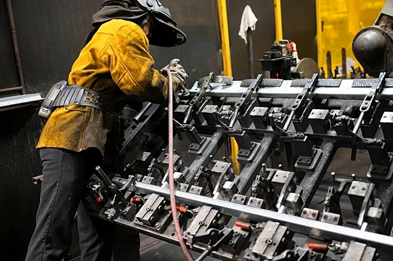 US producer prices post largest increase in 4-1/2 years in September