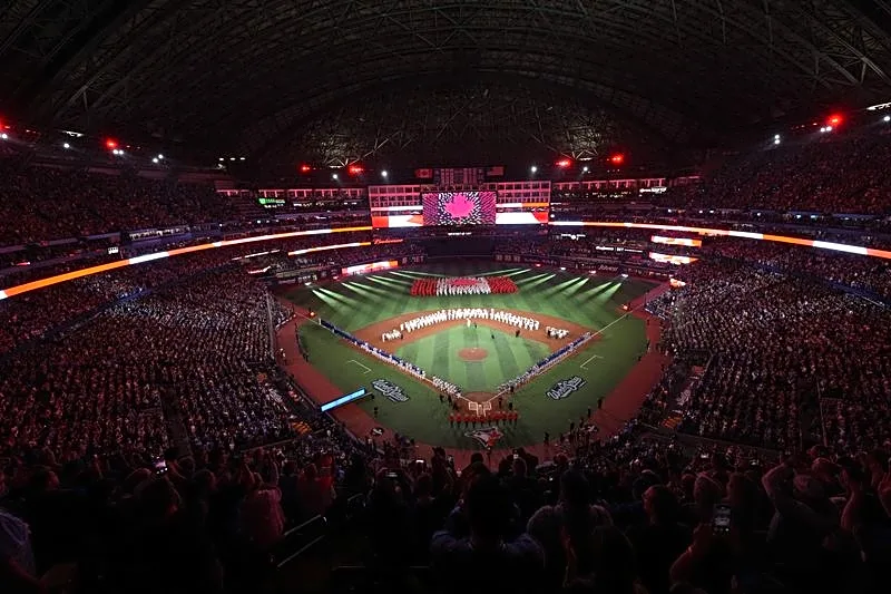 Baseball-Home of MLB's Blue Jays swaps bats for clubs as ballpark transforms into nine-hole golf course
