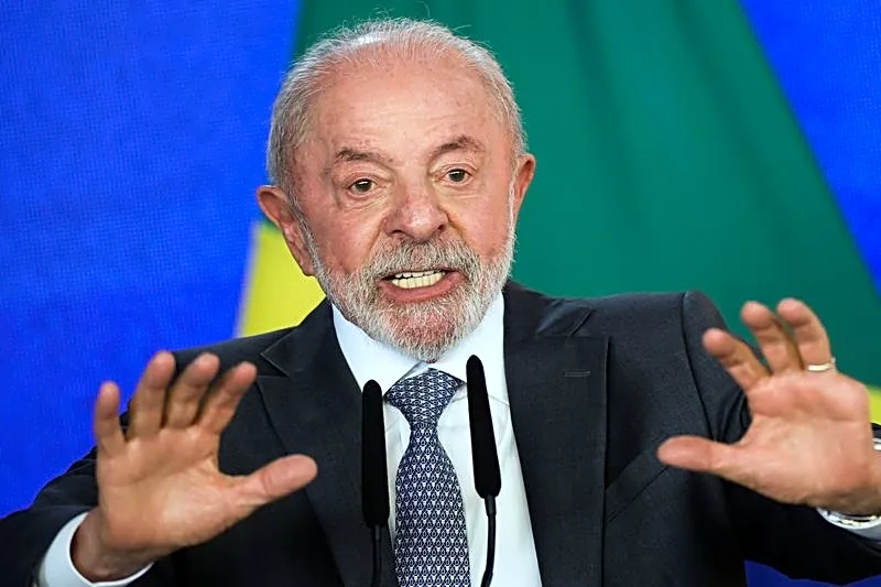 Brazil candidates focus fiscal plans on voter-friendly measures before runoff