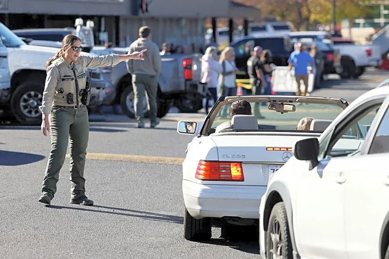 Shooter killed at Oregon elementary school; CNN, CBS report four dead in violence