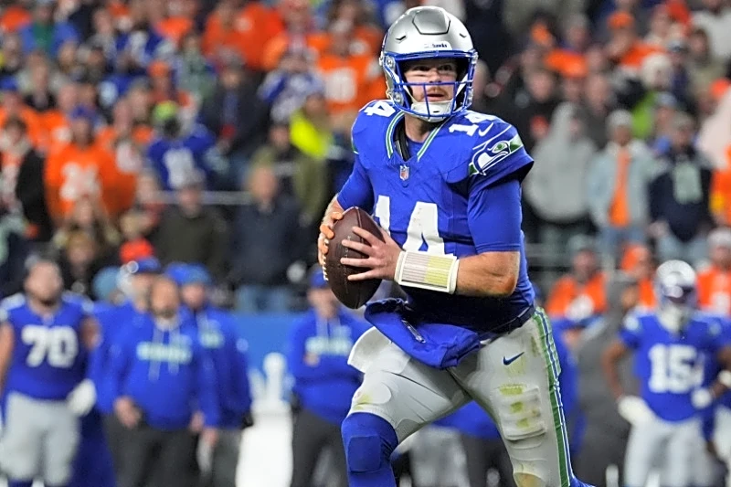 Mike Macdonald shoots down talk of Seahawks QB change