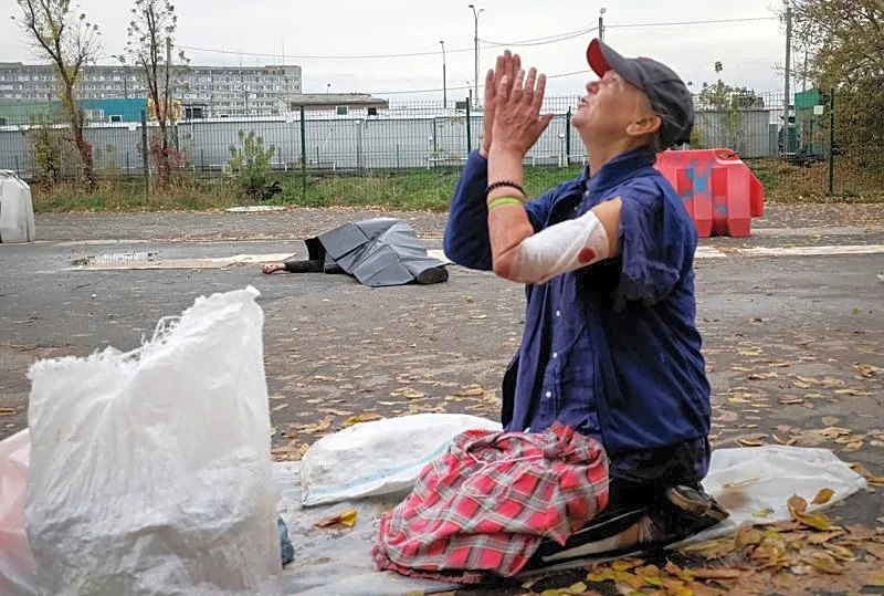 Russian attacks kill eight in Ukraine, cut power to over a million