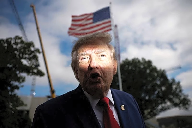 Trump faults aides as Republican midterm prospects dim