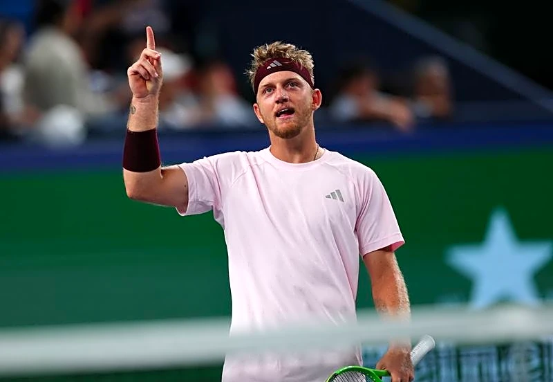 Tennis-Davidovich Fokina ousts top seed Zverev to reach Shanghai Masters final