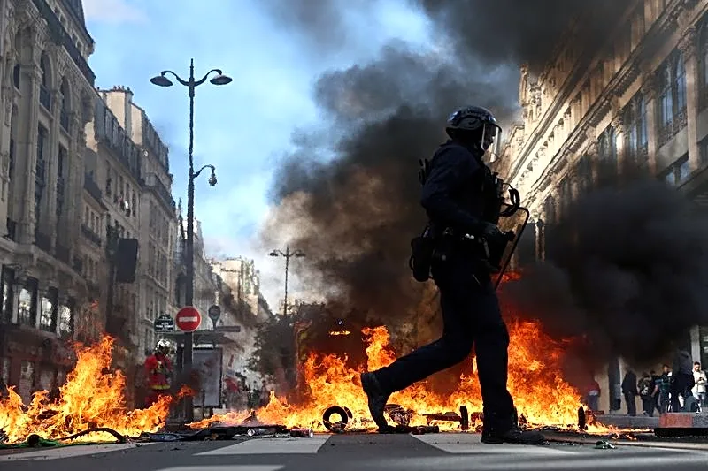Police and protesters clash in some of France's worst unrest in years