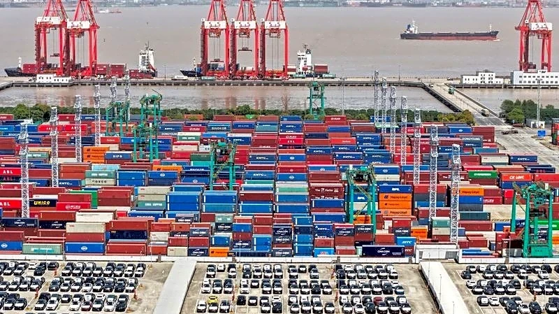 China's Q3 GDP growth set to pick up as exports power ahead