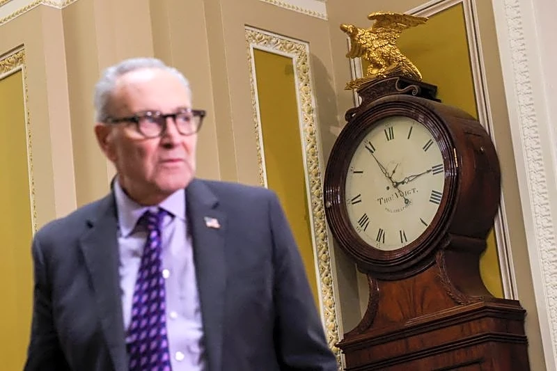 Senator urges FCC to reject conservative group's bid to use political AI-generated robocalls