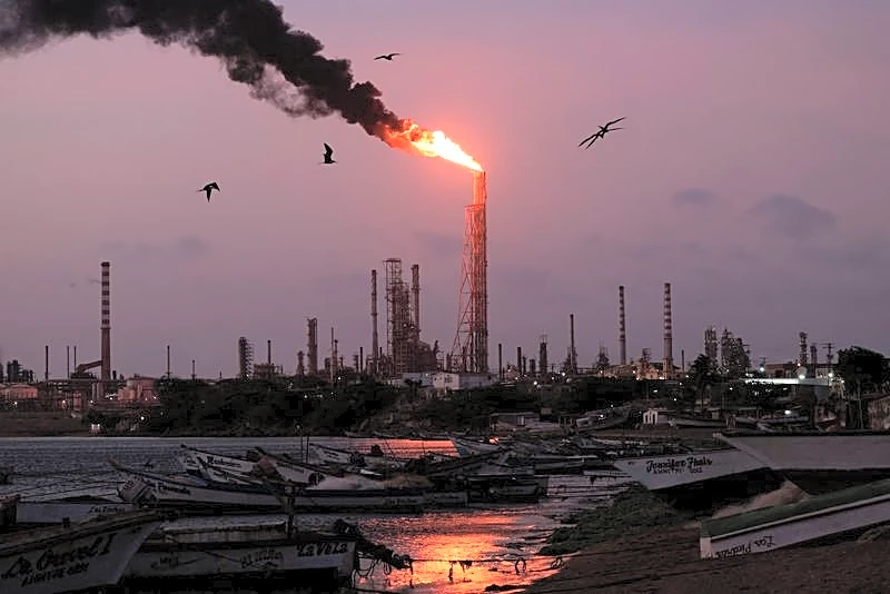 Venezuela oilfield hiring picks up as first wave of investment builds