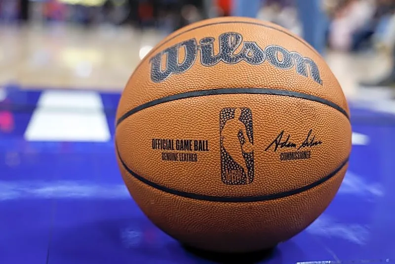 Basketball-Euroleague CEO still open to NBA Europe deal, warns against market fragmentation