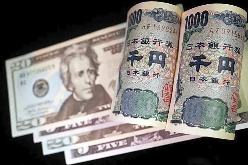 Dollar and euro drift, yen slips as markets seek direction