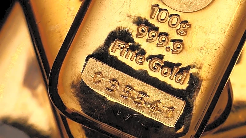 Gold eases as elevated oil prices keep inflation risks in focus