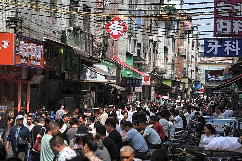 The fake commute: How China's unemployed save face