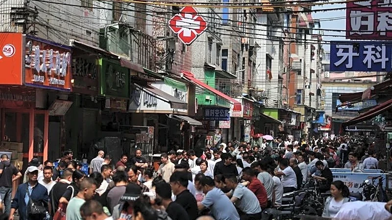 The fake commute: How China's unemployed save face