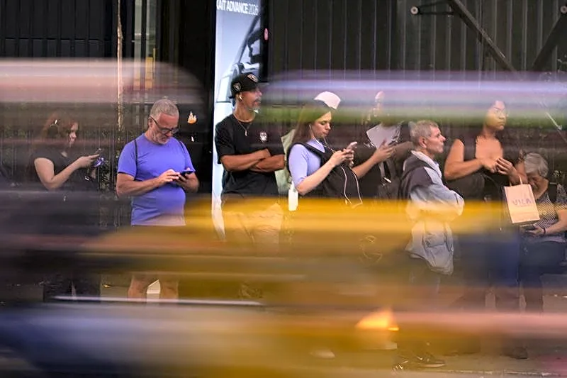 Brazil’s love affair with cellphones turns theft into an election flashpoint
