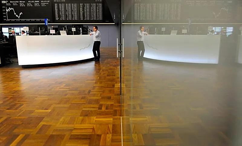European stocks extend slide as French unrest rattles investors