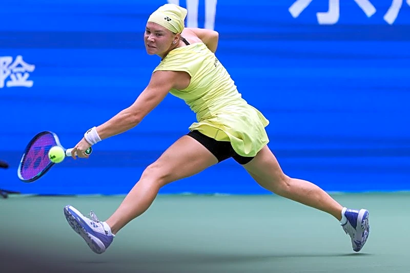 WTA roundup: Diana Shnaider passes early test in China