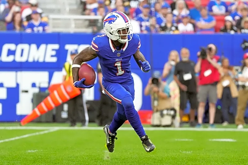 Colts add WR Mecole Hardman Jr., P Thomas Morstead to practice squad