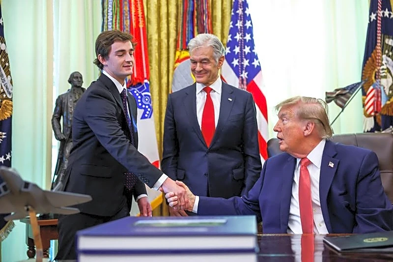 Trump promises cash for fraud tips as he awards right-wing YouTuber