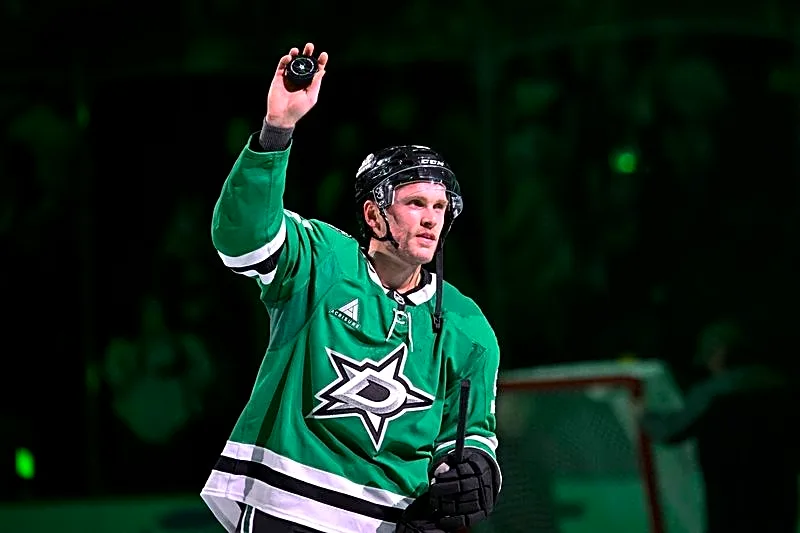 NHL roundup: Mikko Rantanen caps hat trick in OT as Stars top Bruins