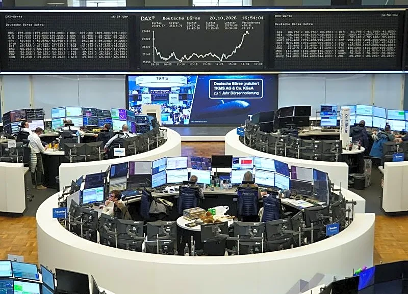 European shares flat as strong earnings offset French unrest worries