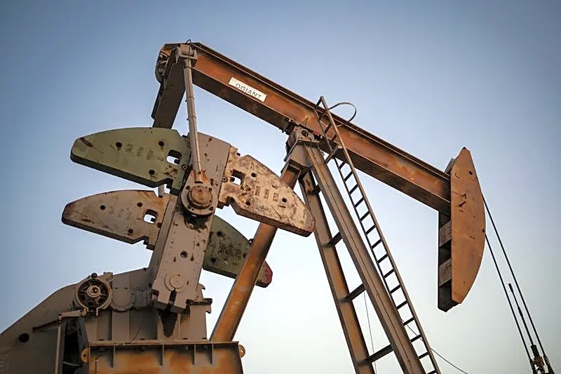 Brent oil prices near 5-month high on Middle East supply fears, US inventory drawdowns
